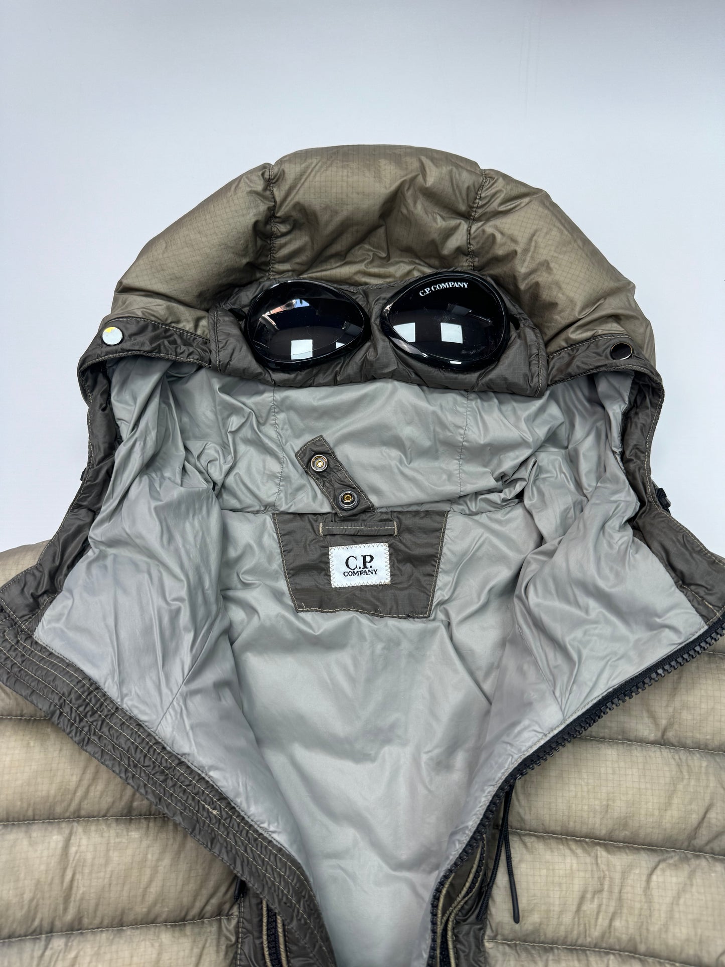 Cp company DD shell goggle down jacket (M)